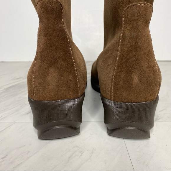 La Canadienne Shiane Brown Front Zip Bootie 8M - Picture 4 of 16